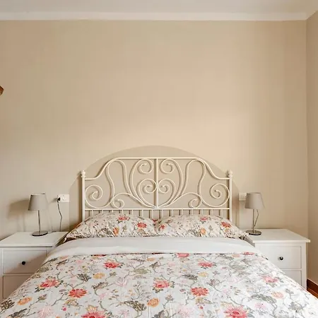 Paradise Apartment, Comfort E Private Parking * Prato (Prato)